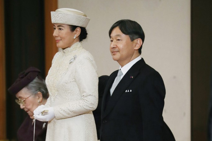 A következő uralkodó, Naruhito herceg és neje, Maszako hercegné