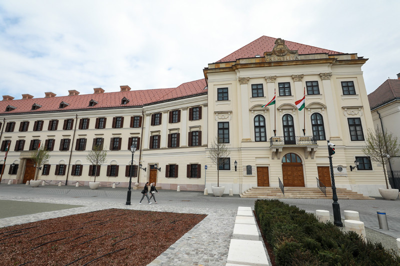 Karmelita útfelújítás