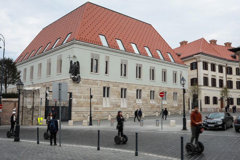Karmelita útfelújítás