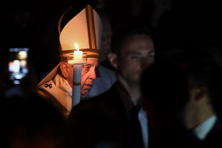 Fotó: AFP/Vincenzo Pinto A félelem legyőzésére hívott fel a pápa a vigilián
