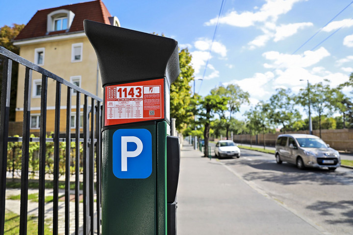 Fotó: Hegedüs Róbert Ingyenes lesz a parkolóházak éjszakai használata