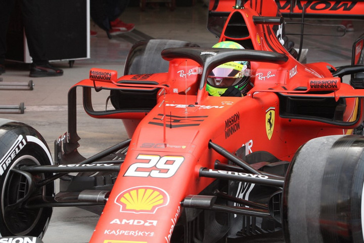 Újra egy Schumacher száguldozott az F1-es Ferrarival