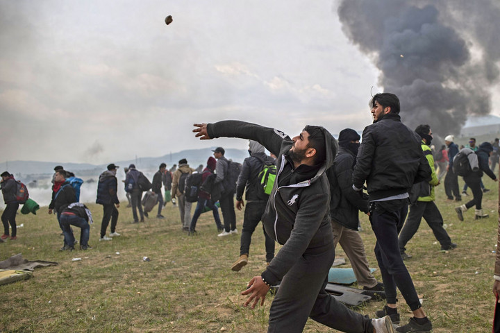 Fotó: AFP/DPA/Angelos Tzortzinis Egyre több német válik migránsok áldozatává