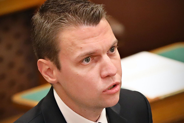 Fotó: Ficsor Márton Menczer: A kerítés ott marad, ahol van