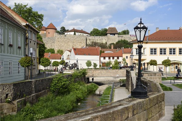 Megújult az egri vár