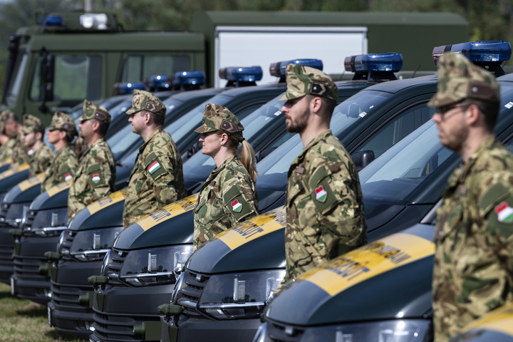 Fotó: MTI/Szigetváry Zsolt Új eszközöket kaptak a honvédségi tűzszerészek