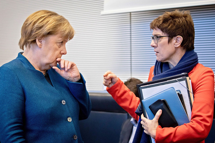 Fotó: AFP/Carsten Koall Bizonytalan Merkel jövője