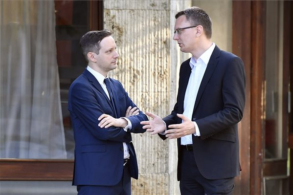 Fotó: MTI/Máthé Zoltán Rétvári: A világ szegényein nem a migrációval lehet segíteni