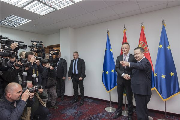 Fotó: MTI/KKM/Burger Zsolt Szijjártó Péter: Magyarország érdeke az erős Szerbia