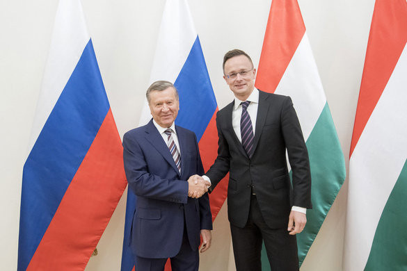 Fotó: MTI/KKM/Burger Zsolt Szijjártó Péter a Gazprom igazgatótanácsának elnökével tárgyalt