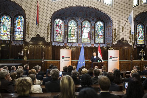 Orbán Szabadkán kampányban