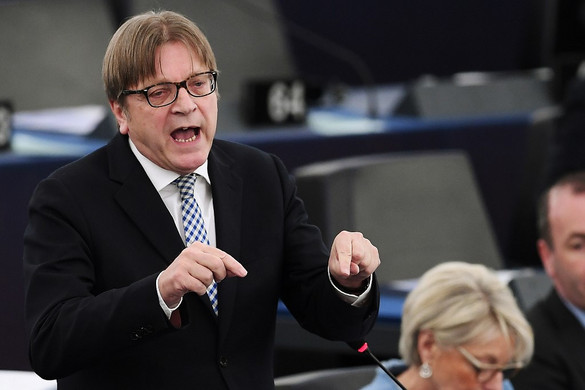 Verhofstadt: Orbán mintául szolgálhat az európai jobboldalnak