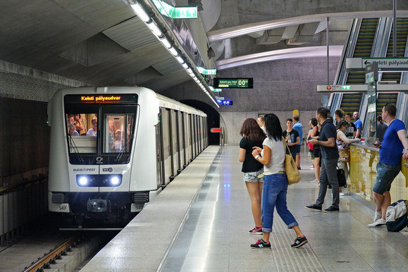 Gázolás miatt nem jár a metró a Déli pályaudvar és a Deák tér között