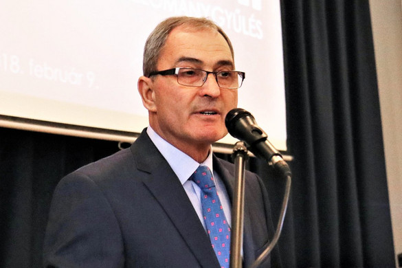 Hubay György: Veres Pál bukott MSZP-s és DK-s politikusok foglya lett