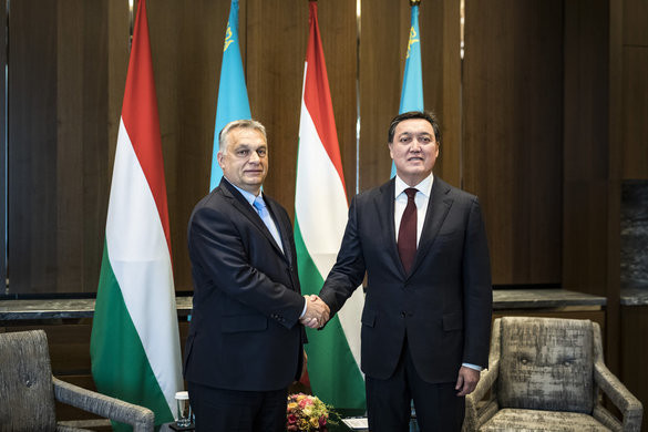 Kazahsztánban tárgyal Orbán Viktor