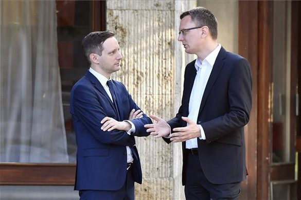 Rétvári: A világ szegényein nem a migrációval lehet segíteni
