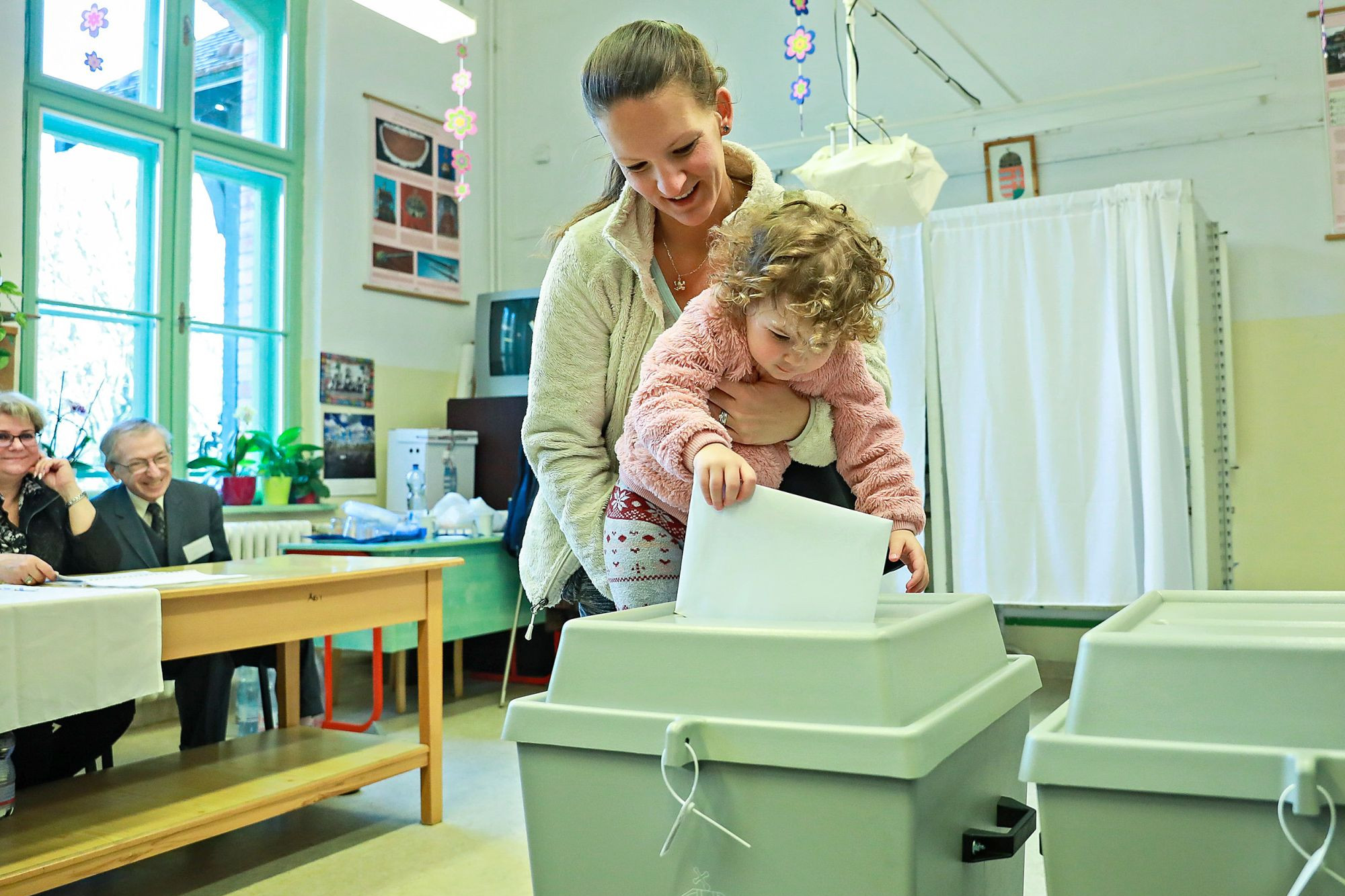 Vasárnap döntünk, kik képviseljék hazánkat az EP-ben