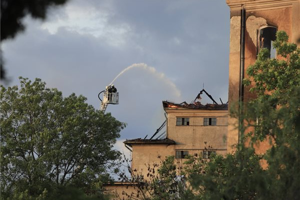 Ég az egykori gőzmalom Békéscsabán