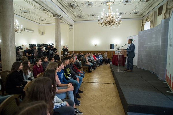 Cikk borítókép
