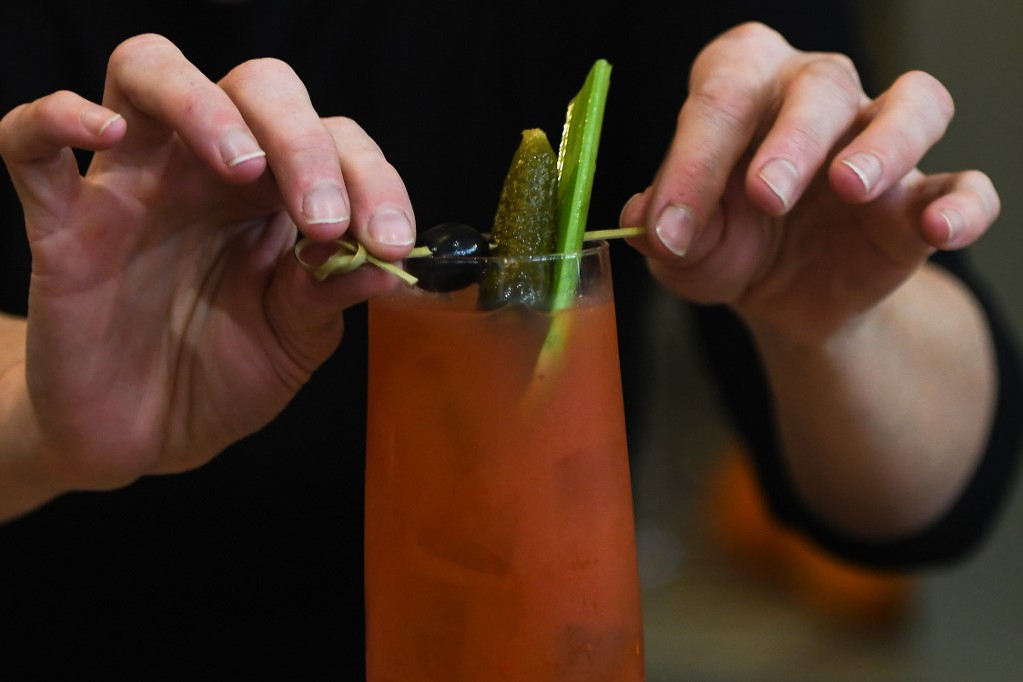 Forrás: AFP / Artur Widak A The Virgin Bar Bloody Mary-jében sok a paradicsomlé, de egy csepp alkohol sem kerül bele