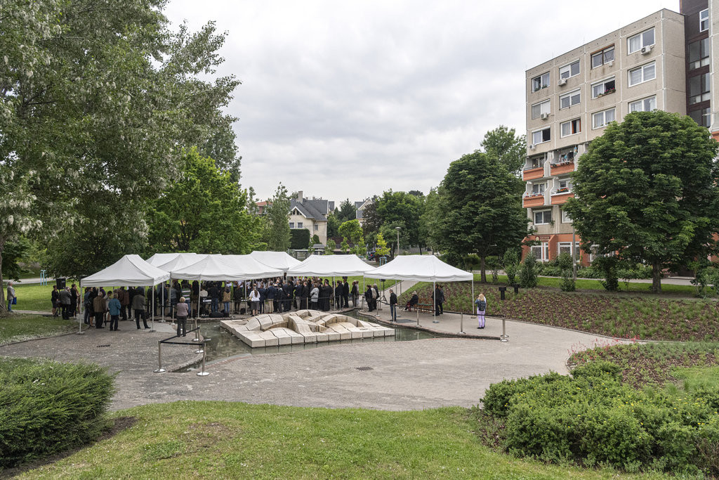 Fotó: MTI/Szigetváry Zsolt A Nagyszeben tér és a Gazdagréti út közötti található park mától Szent Charbel nevét viseli