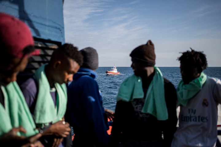 Fotó: AFP/FEDERICO SCOPPA Engedély nélkül hajózott olasz felségvizekre a Sea-Watch mentőhajója
