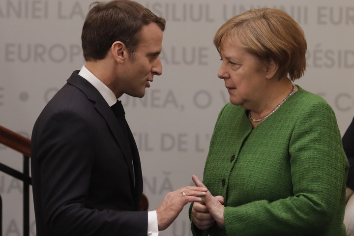 Fotó: OLIVIER HOSLET / POOL / AFP Századvég: Európa önjelölt vezetői megbuktak