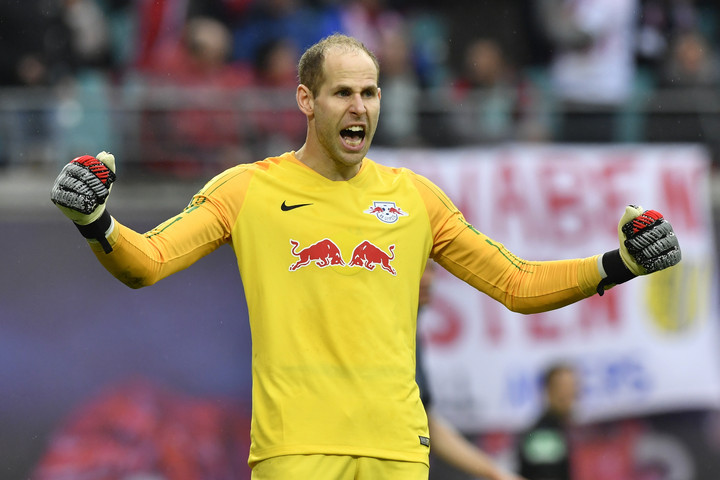 Fotó: AFP/John MACDOUGALL Gulácsi Péter lett a Bundesliga legjobb játékosa