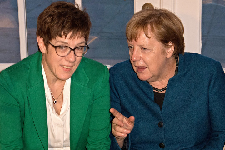 Fotó: AFP/Jörg Carstensen Visszavonulót fújt Angela Merkel