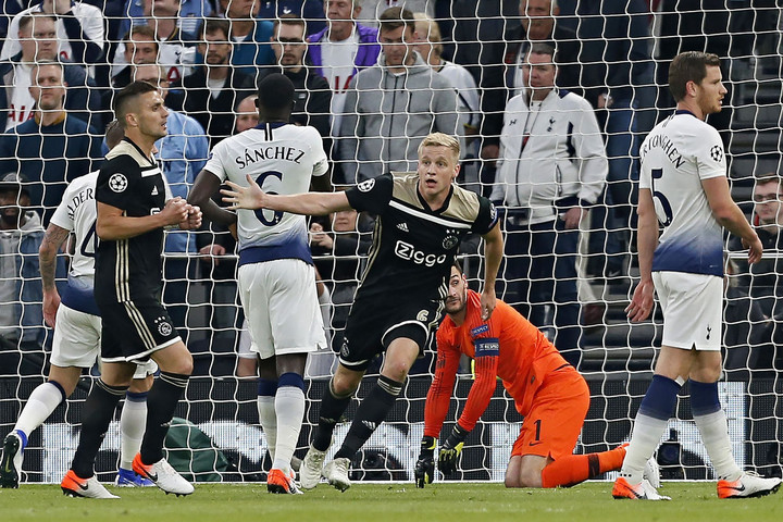 Van de Beek gólja sokat érhet a Tottenham elleni harcban