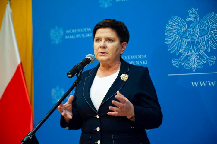 Keményen kiosztotta a fenyegetőző ukránokat a volt lengyel miniszterelnök