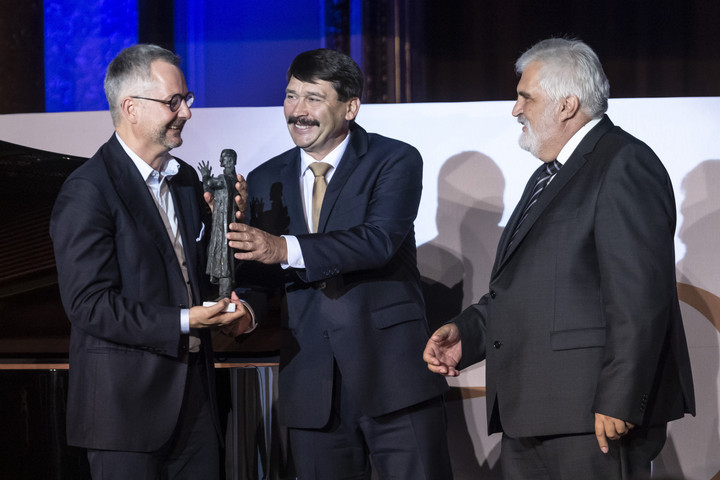 Fotó: MTI/Szigetváry Zsolt Barabási Albert-László hálózatkutató kapta az idei Bolyai-díjat