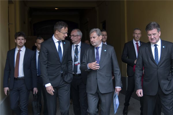 „Az eurázsiai szabadkereskedelmi térség létrehozása Magyarország és Európa érdeke is”