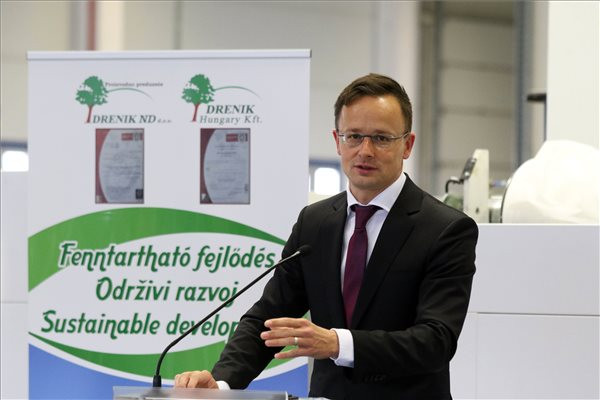Száztíz új munkahelyet teremt a Drenik Hungary Kft. beruházása Szolnokon