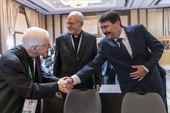 Fotó: MTI/Szigetváry Zsolt Áder: A magyarság küldetése, hogy hitét megtartva gazdagítsa a világot