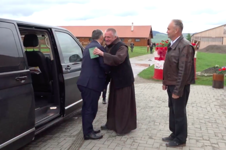 Fotó: Orbán Viktor Facebook-oldala Orbán Viktor meglátogatta Böjte Csabát