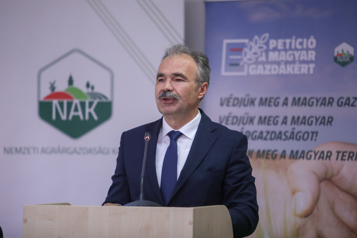 Fotó: MH/Ficsor Márton „Megvédjük a brüsszeli tervektől a magyar gazdákat és az agráriumot”