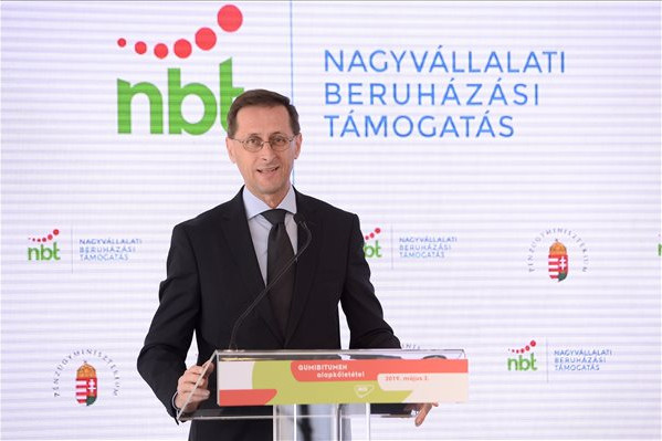 Fotó: MTI/Kovács Tamás Hárommilliárd forintból épít új üzemet a Mol Zalaegerszegen