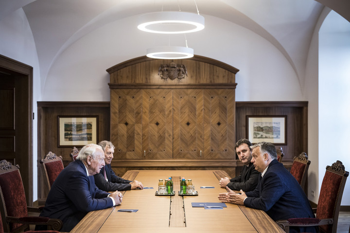 Fotó: MTI/Miniszterelnöki Sajtóiroda Orbán Viktor a Knorr-Bremse vezetőjével tárgyalt