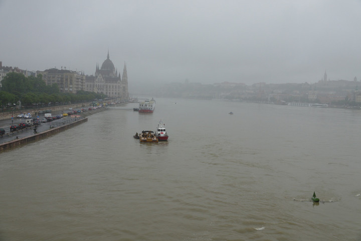 Ideiglenes hajózási zárlat érvényes a Duna fővárosi szakaszán 