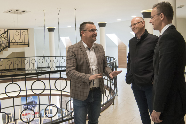Fotó: MTI/KKM/Burger Zsolt „A vajdasági gazdaságfejlesztési program a magyar és a szerb gazdaságot is erősíti”
