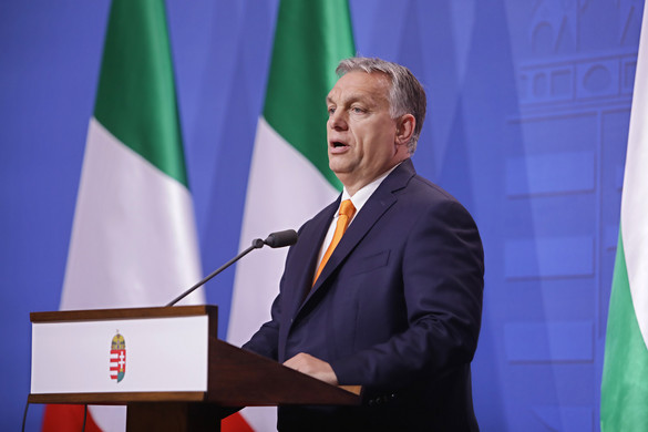 Orbán Viktor: Magyarország a szárazföldön, Salvini a tengeren állította meg a migrációt