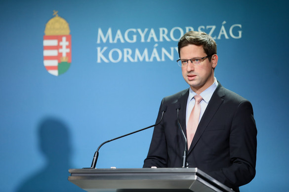 Gulyás: Az erős felhatalmazás nagy segítséget nyújt az európai vitákban