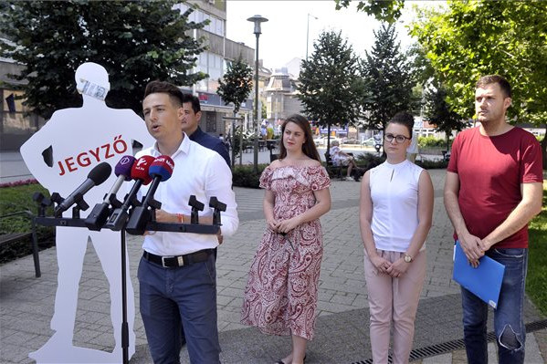 Fidelitas: Karácsony valóban 7 millióval „tapasztotta be” a volt jegyző száját?