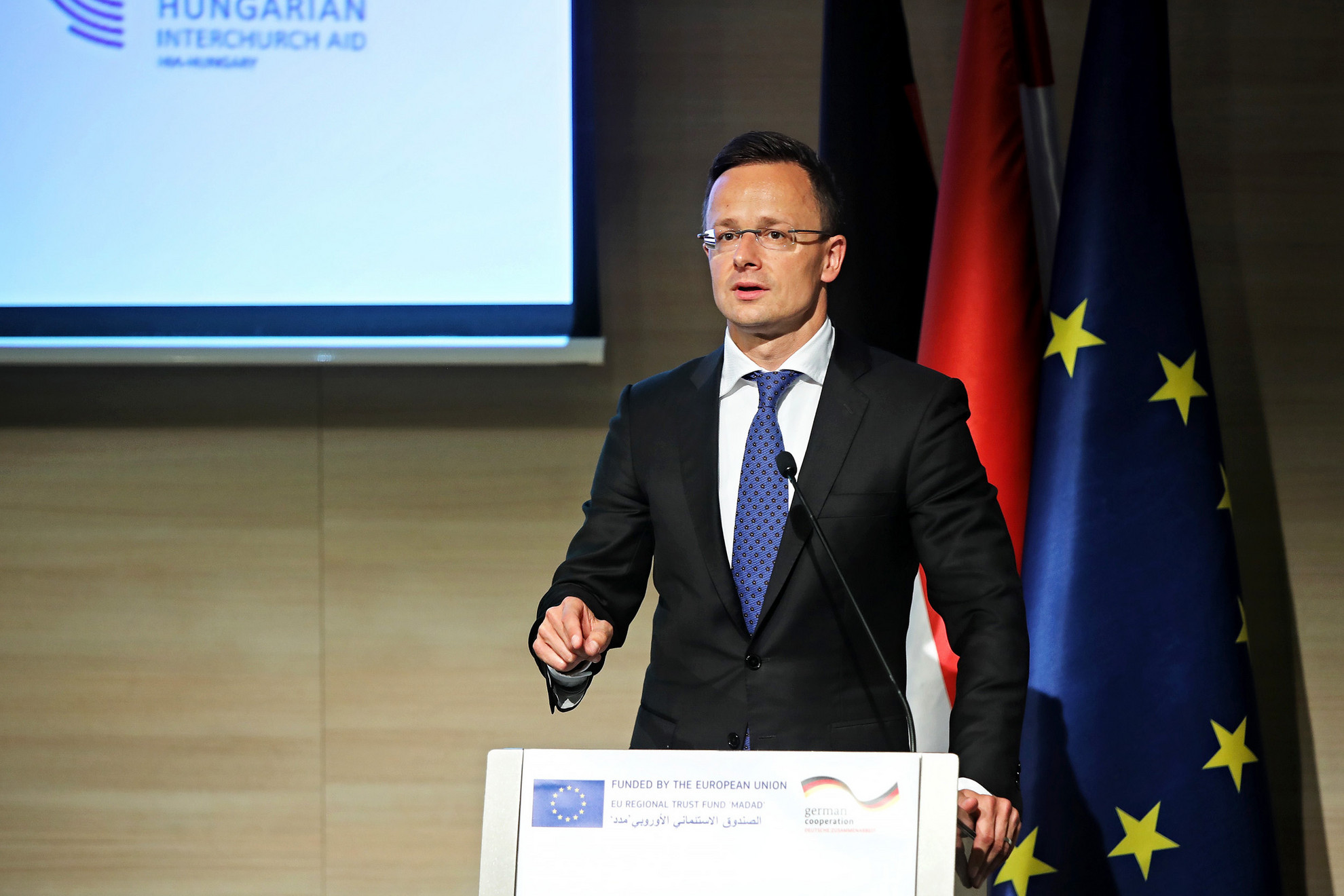 Fotó: MH/Hegedűs Róbert Szijjártó Péter beszédet mond a szíriai és iraki háború következményeit kezelő európai segélyprogram résztvevőinek
