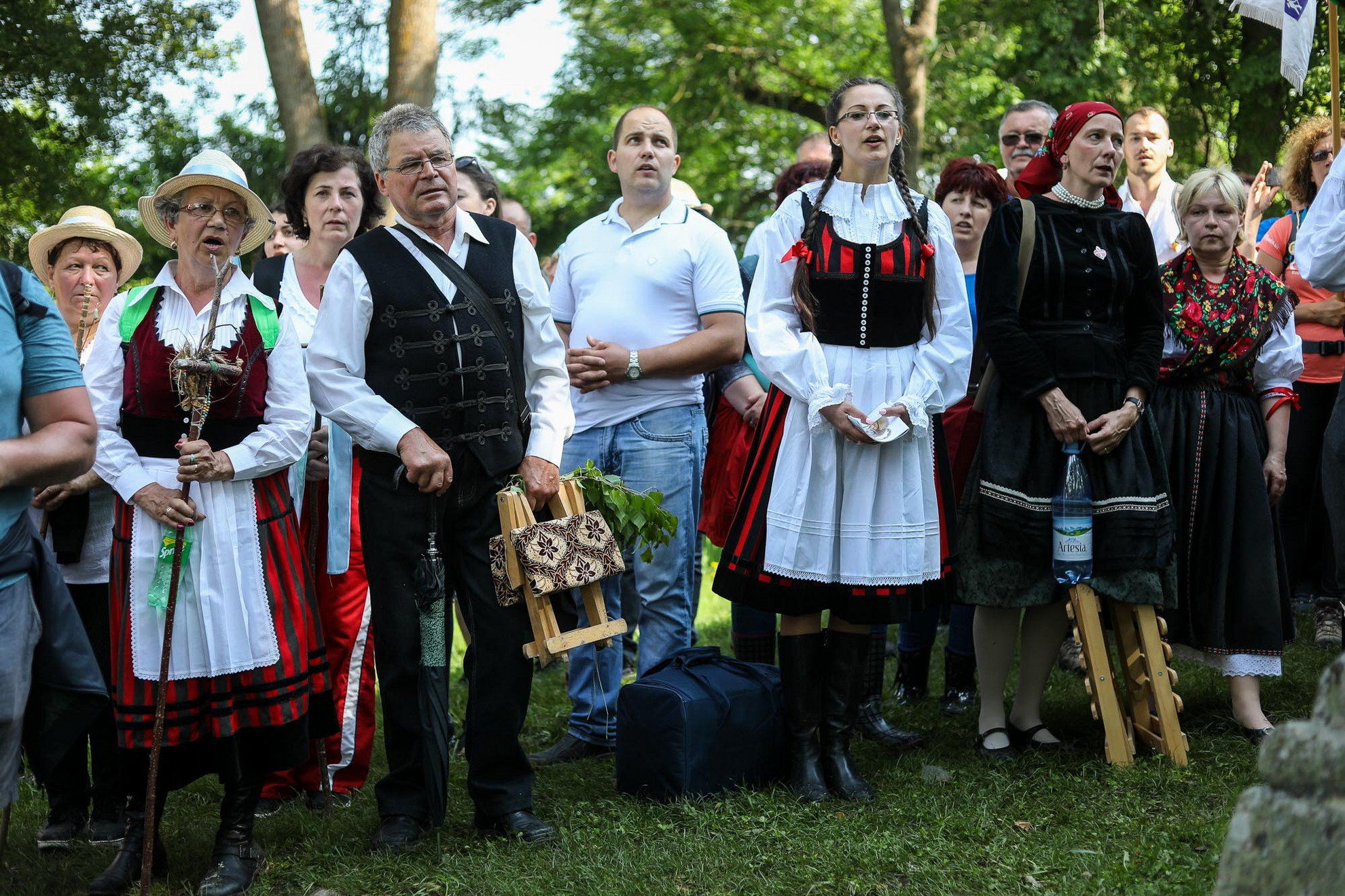 Fotó: MH/Hegedüs Róbert Az államfő kegyeletsértőnek tartja, hogy a temetőben kialakított román parcella 52 keresztjének egy része magyar katonák hamvai fölé került