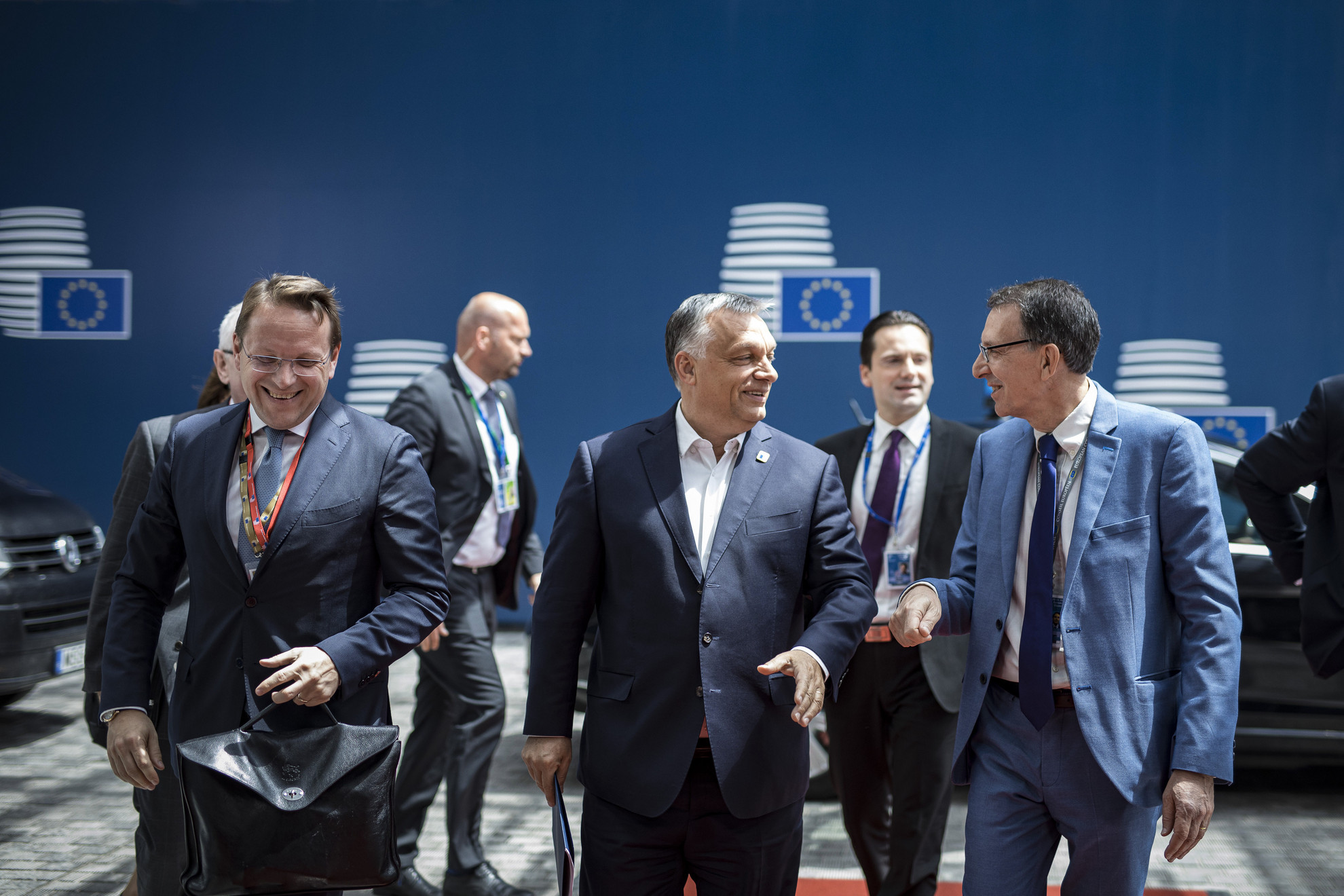 Fotó: Miniszterelnöki Sajtóiroda/Sze Orbán Viktor miniszterelnök (k) megérkezik a brüsszeli EU-csúcsra 2019. június 20-án