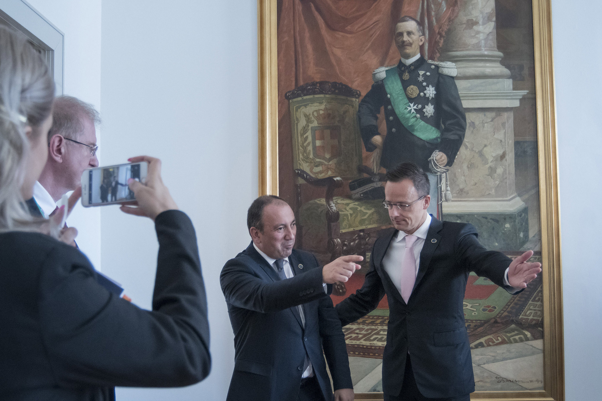 Fotó: MTI/KKM/Burger Zsolt Szijjártó Péter külgazdasági és külügyminiszter (j) és Igor Crnadak Bosznia-Hercegovina külügyminisztere