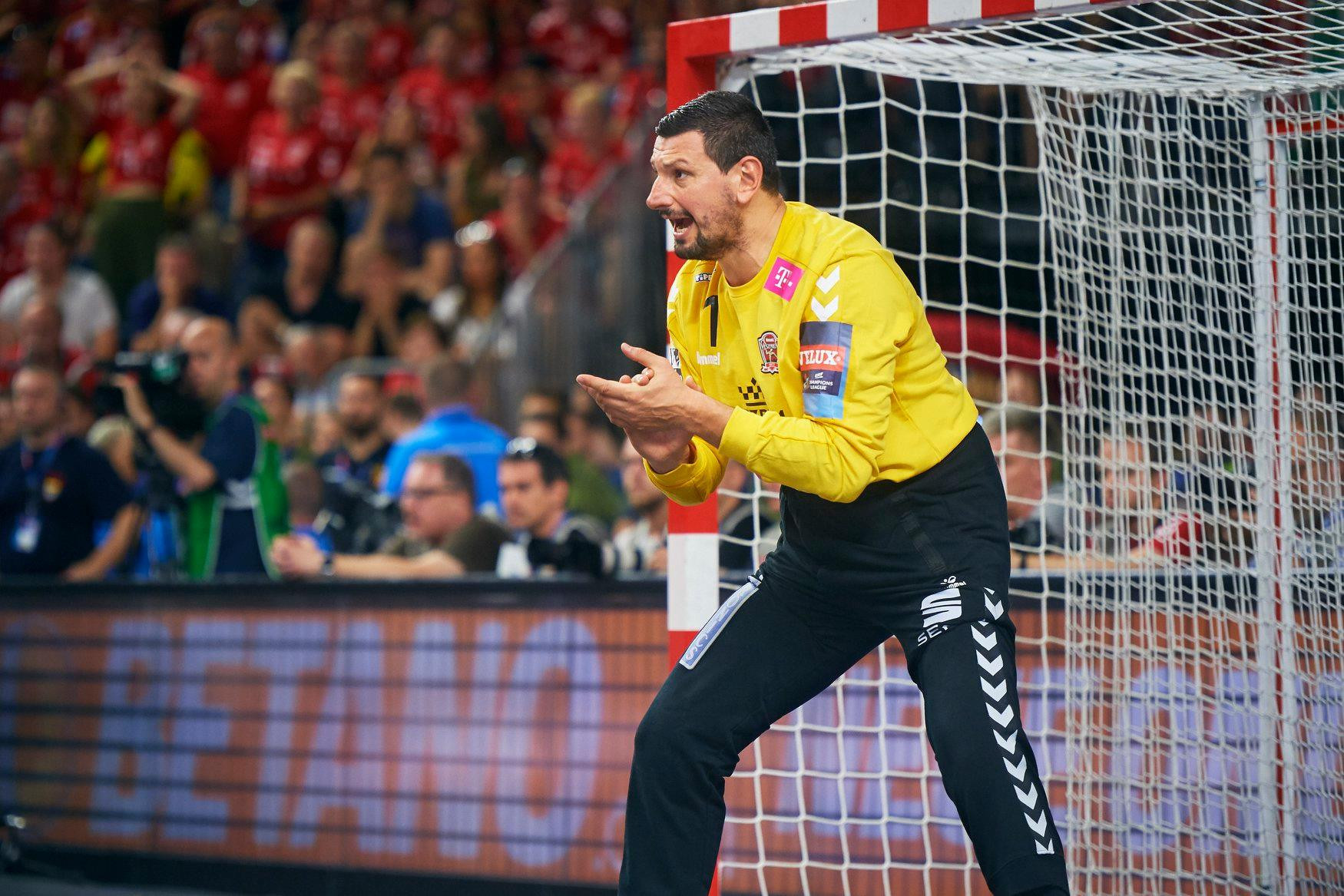 Fotó: EHF Champions League Sterbik Árpádnak a szombati sérülése nyomán erős fájdalmai voltak, de így is mindent megtett, hogy a pályán lehessen