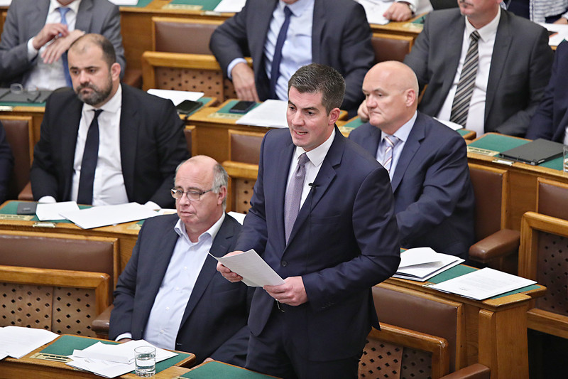 Fidesz: Weber és Timmermans elbuktak, ez jó hír Magyarország számára